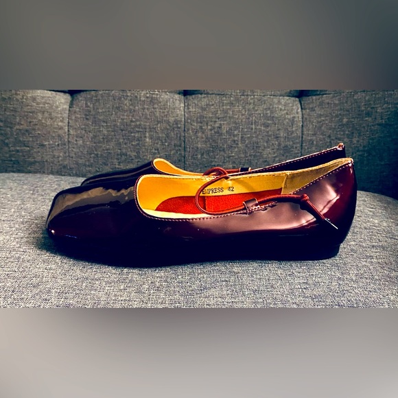 NWOB Empress Australian made Square Toe Flats Burgundy Patent leather - Picture 4 of 14